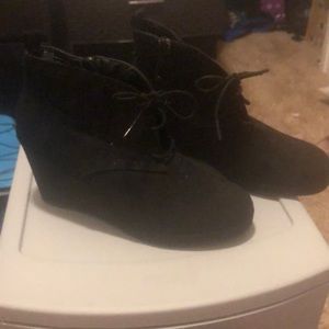 2FOR25 DV Black Wedge-Heeled Booties